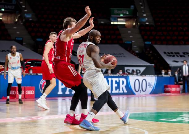 使得他在历 使得他在历